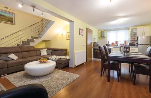 Brestovac House | Cozy home in Brestovac with sauna