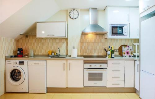 La Azohia House | Cozy Home In Cartagena With Kitchen