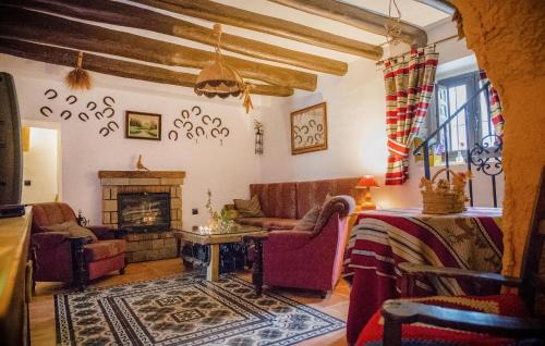 Castillo de Locubin House | Cozy Home In Castillo De Locubin