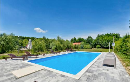 Mala Ludina House | Cozy Home In Mala Ludina With Kitchen