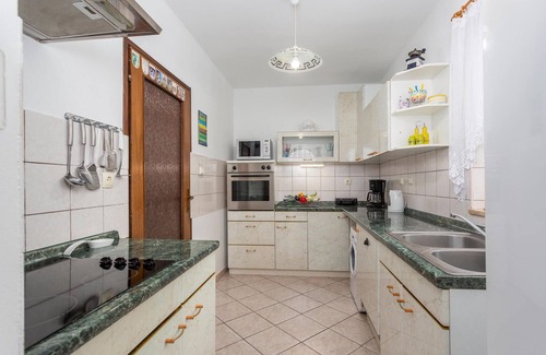 Punat House | Cozy home in Punat with WiFi