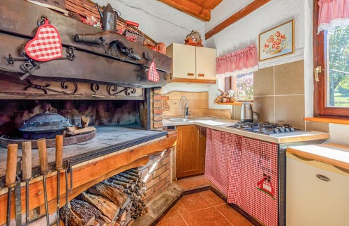 Mrkopalj House | Cozy home in Sunger with sauna