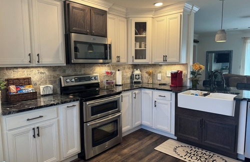 Seymour House | Cozy Home Near The Smokey MTNS & DTW Knoxville. Fall Discounts-130 a night