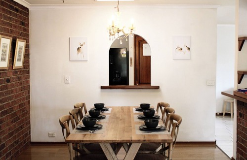 Mill Park House | Cozy House 3BD/2BR in Mill ParknDirectly across the road from shopping centre