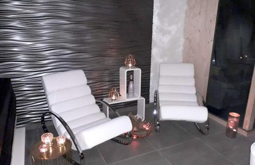 Tournai House | Cozy House with Garden and Jacuzzi in Tournai