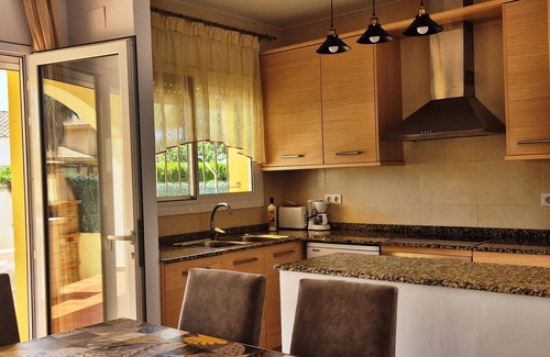 Riumar House | Cozy house with private pool, Wi-Fi, pet-friendly, near the beach