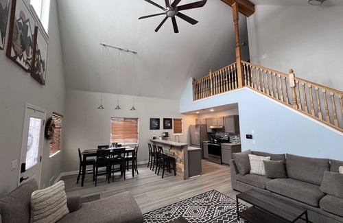 Creekside Meadows House | Cozy Idaho Mountain Cottage- Close to downtown and Targhee Resort AC new in 2023