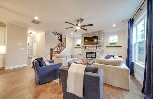 Belmont House | Cozy & Immaculate 4-BR Modern Farmhouse Retreat!