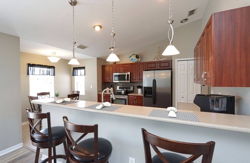 Jacarandas House | Cozy, Inviting, Modern Cape Coral Home with Pool - Sunkissed Coconut