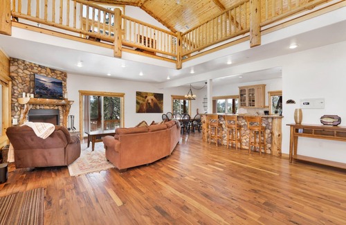 Fawnskin Cabin | Cozy Lakeview Hideaway #2261