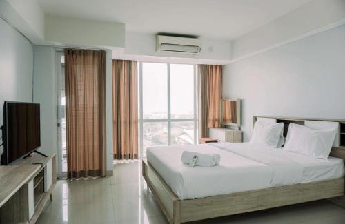Cawang Apartment | Cozy Living Studio Room Apartment at H Residence By Travelio