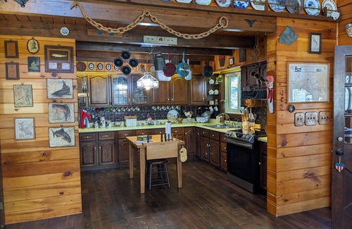 Cross Fork Cabin | Cozy Log Cabin w/firepit, in the heart of the Pennsylvania Wilds!