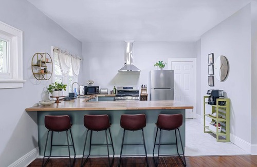 Westwood House | Cozy Modern 2 Bedroom House Near Downtown Cincinnati in Historic Westwood