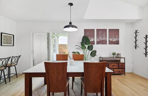 Old East Dallas House | Cozy & Modern Home in Heart of Dallas