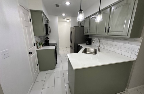 Russellville House | cozy, newly renovated home close to I40, MJ Hickey, schools, ATU, & local parks