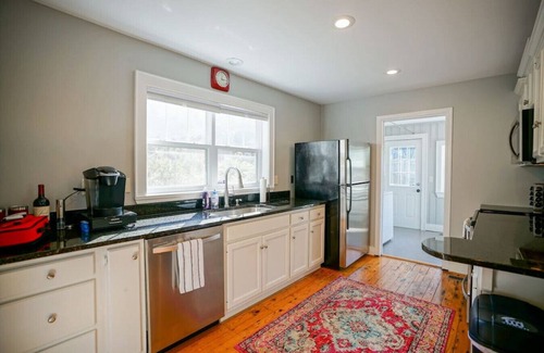 Northside House | Cozy North Shore Cottage - GREAT location, Pet friendly!