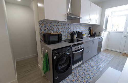 Zambujal de Baixo Apartment | Cozy one-bedroom apartment in the center of Sesimbra. For 4 people