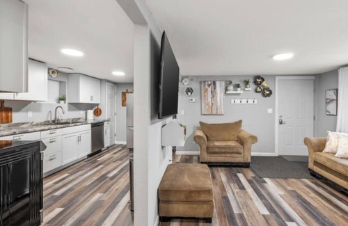 Campbell Park Apartment | Cozy Piper Nook -1