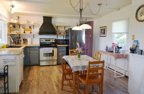 New Glasgow Cottage | Cozy private cottage with picturesque scenery