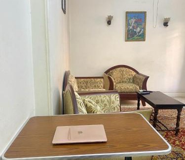 Heliopolis Bed & Breakfast | Cozy Private Room with Balcony