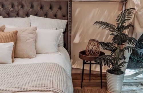 Tsawwassen Cabin | Cozy Retreat, 3 mins from the BC Ferries