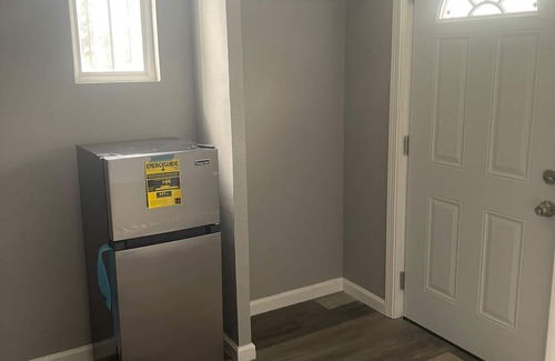 Antioch House | Cozy Retreat for Travel Nurses: 1 Bedroom, 1 Bath in Charming Home!