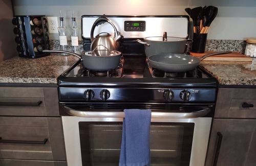 Chesterton House | Cozy Retreat w/Hot tub Indiana dunes Beaches Trails