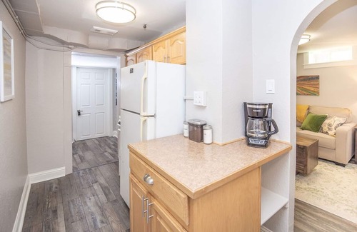 Greeley Apartment | Cozy Retreat | Walk to Unc | Free Cruiser Bikes