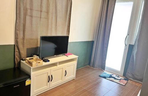 Bang Khun Si Apartment | Cozy room near MRT Fai Chai