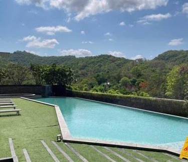 Tha Thaewawong Apartment | Cozy room with mountain view free onsen