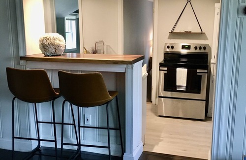 South Kingstown House | Cozy SK Cottage 💜