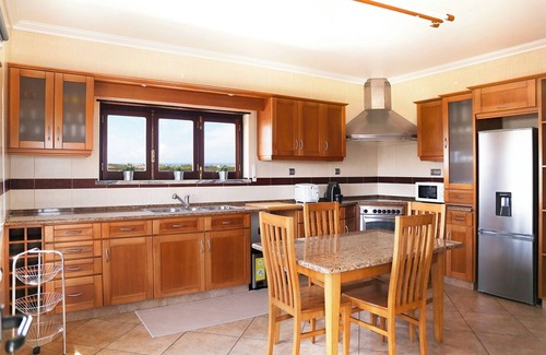 Torres Vedras House | Cozy, spacious and fully equipped house with pool near the beach