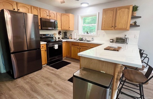 Blakeslee Cabin | Cozy Spacious Cabin with Lake Access & A Coffee Bar & Close to All Attractions