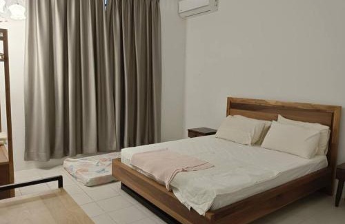 Gambang House | Cozy, Spacious Gambang Homestay