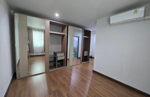 Lat Krabang Villa | Cozy Stay near Airport