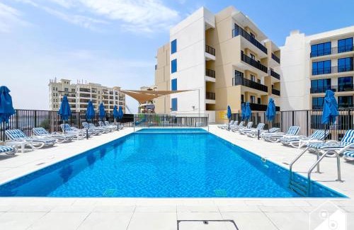 Al Hamra Village Apartment | Cozy Studio in RAK l Marina Views , Pool & Gym
