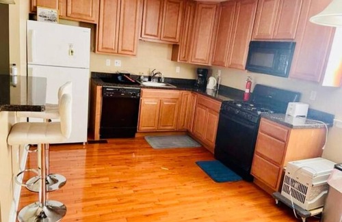 Eastwick Apartment | Cozy studio in the charming Philadelphia airport area with private bathroom