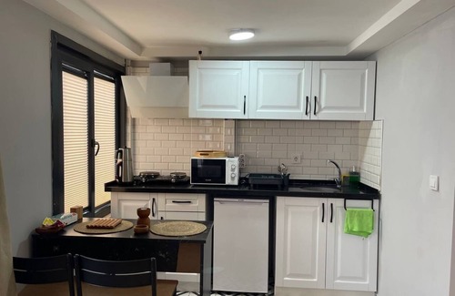 Taksim Apartment | Cozy studio with AC and WiFi in enjoyable Istanbul