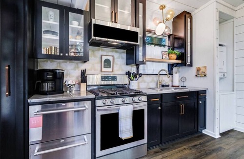 Lafayette Cottage | Cozy tiny house living