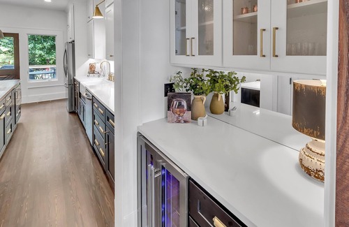 Lake Junaluska House | COZY-TOTALLY RENOVATED RETREAT - OVERLOOKING LAKE JUNALUSKA! LET HOPE ABOUND!