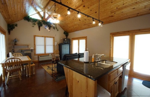 Cookson Cabin | Cozy Turtle cabin @ Lake Tenkiller