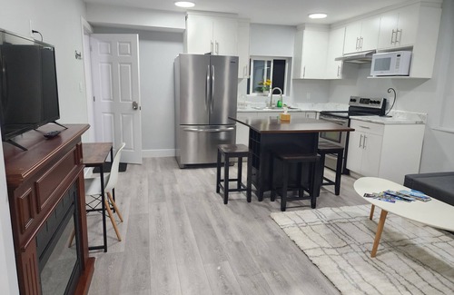 Fleetwood House | Cozy two bedroom appartment near skytrain station