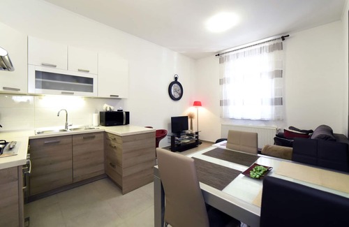 Zagreb Apartment | Cozy two bedrooms apartment in vivid neighborhood