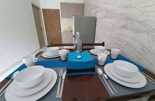 Nilai Condo | Cozy Unit, Free Wifi, Near Malaysia Airport KLIA& KLIA2 (ALF0413)