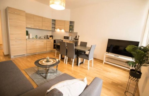 Funfhaus Apartment | Cozy Urban Nest | LF16