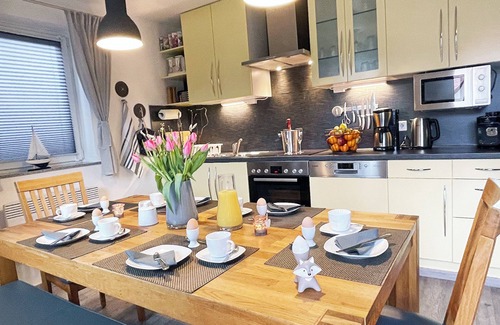 Muritz House | Cozy vacation home for families w. Dog, fenced, fireplace, 300m to Lake Plau