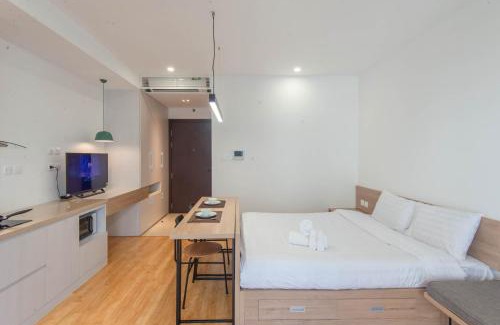 Trung Hoa Nhan Chinh Apartment | Cozy Vinhomes D Capital 1