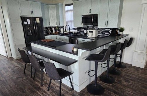 Prince County House | Cozy Waterfront Country Home w/game room. Close to all amenities!