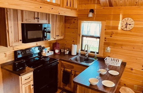 Hector Cabin | Cozy Wine Cabin escape with Breathtaking Views 2