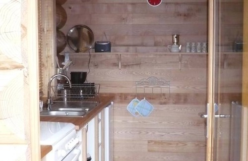 Saint-Martin-la-Sauvete Cottage | Cozy wooden chalet with wood stove and internet in Saint-Martin-la-Sauveté